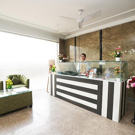 Tanvi Premium Residency Near Artemis Hospital, Gurugram Hotel Gurgaon Luaran gambar