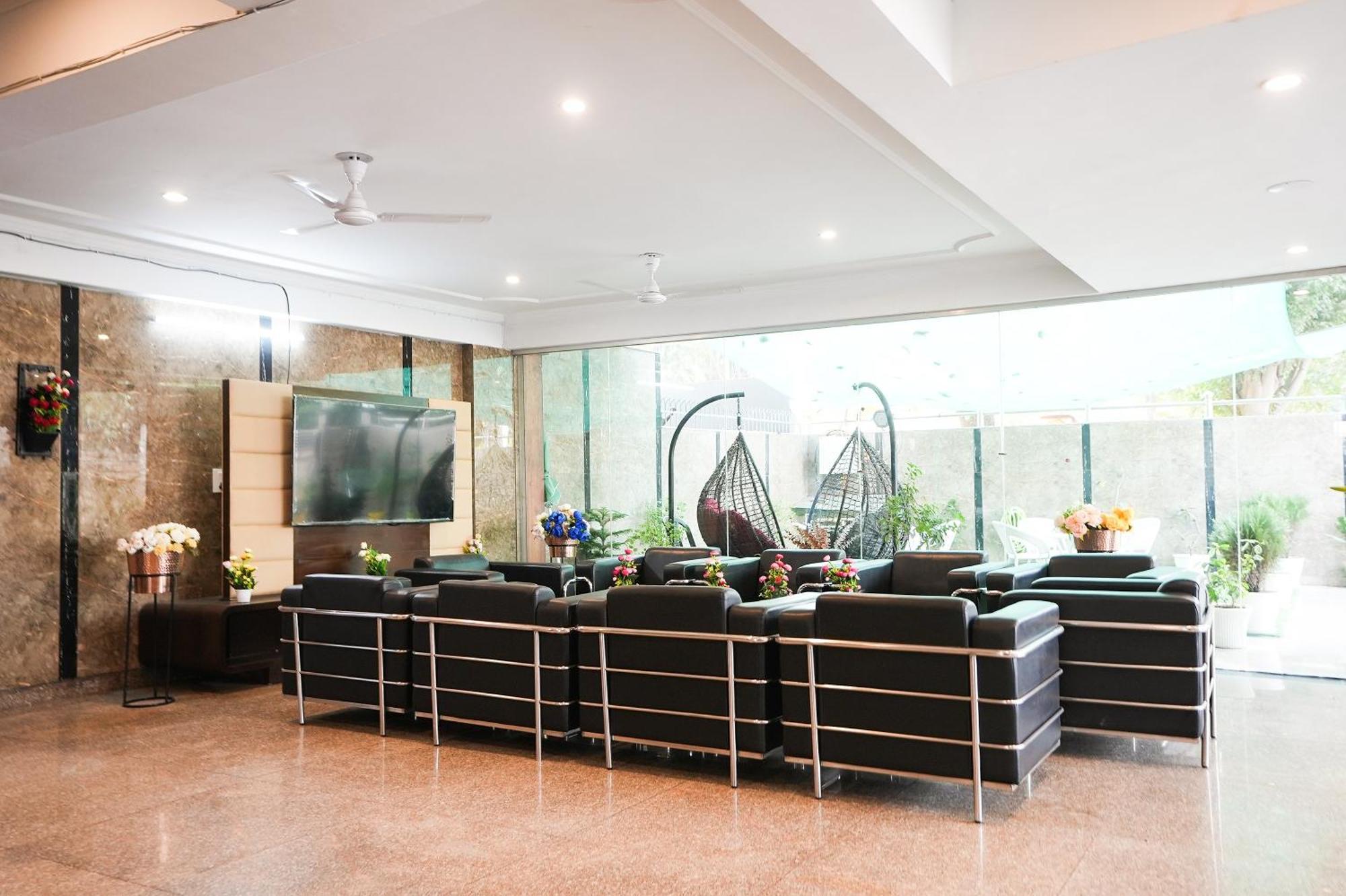 Tanvi Premium Residency Near Artemis Hospital, Gurugram Hotel Gurgaon Luaran gambar