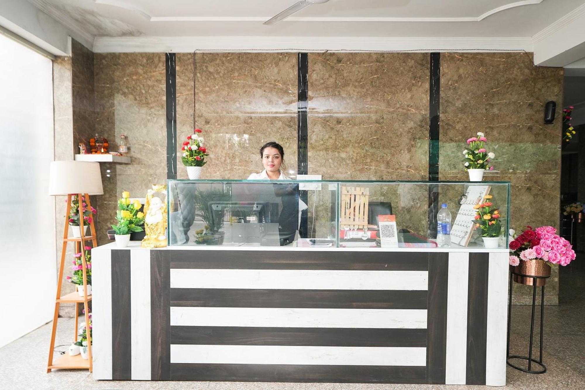 Tanvi Premium Residency Near Artemis Hospital, Gurugram Hotel Gurgaon Luaran gambar
