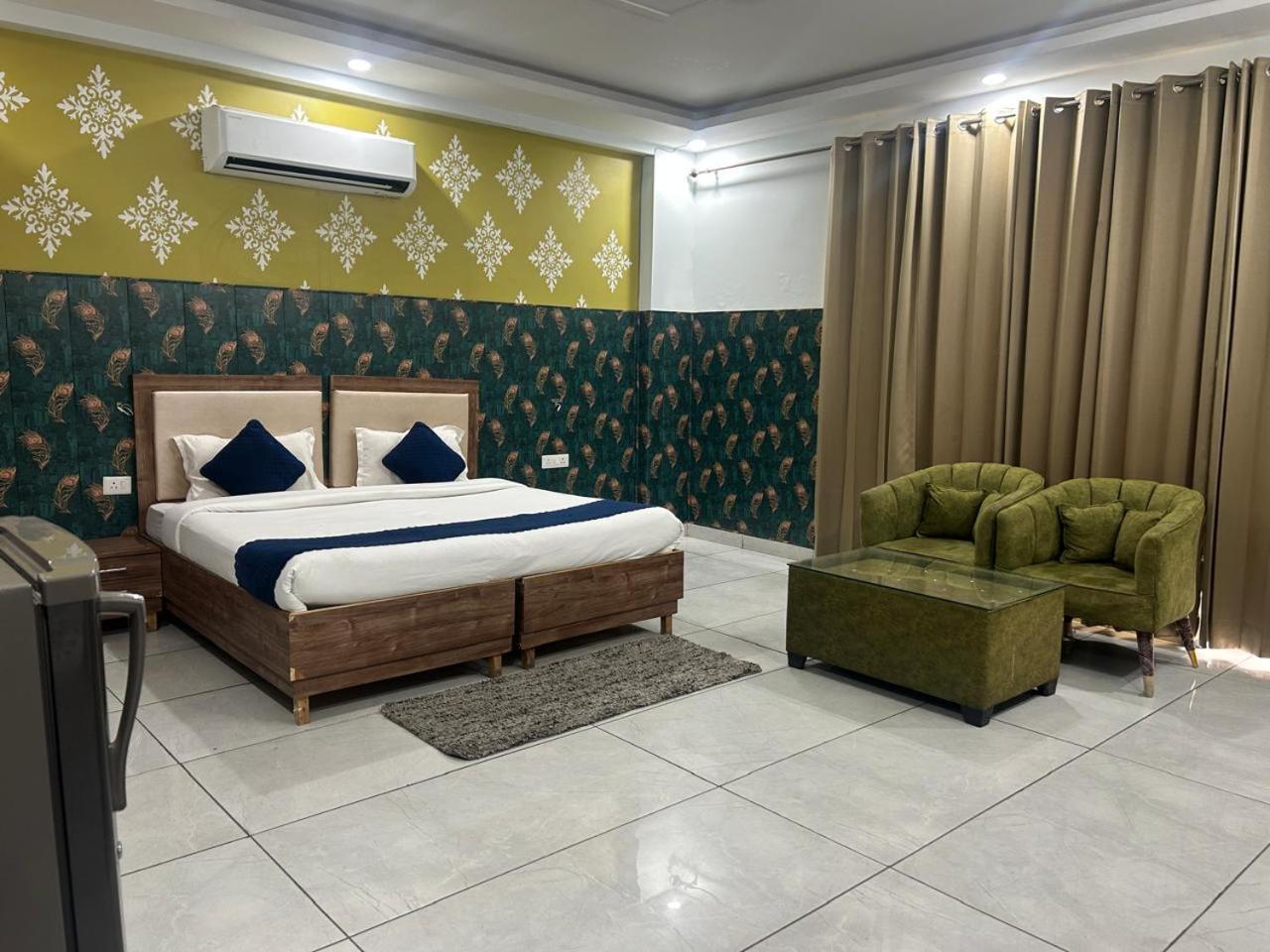 Tanvi Premium Residency Near Artemis Hospital, Gurugram Hotel Gurgaon Luaran gambar