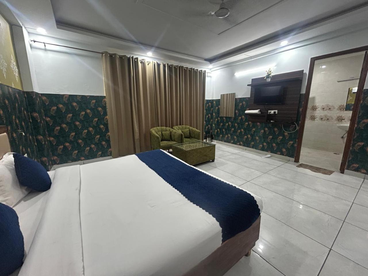 Tanvi Premium Residency Near Artemis Hospital, Gurugram Hotel Gurgaon Luaran gambar
