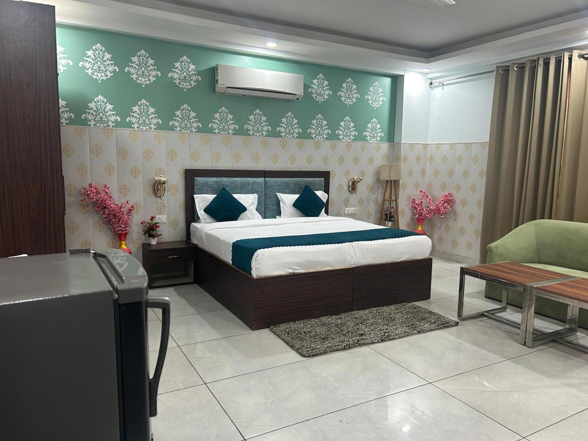 Tanvi Premium Residency Near Artemis Hospital, Gurugram Hotel Gurgaon Luaran gambar