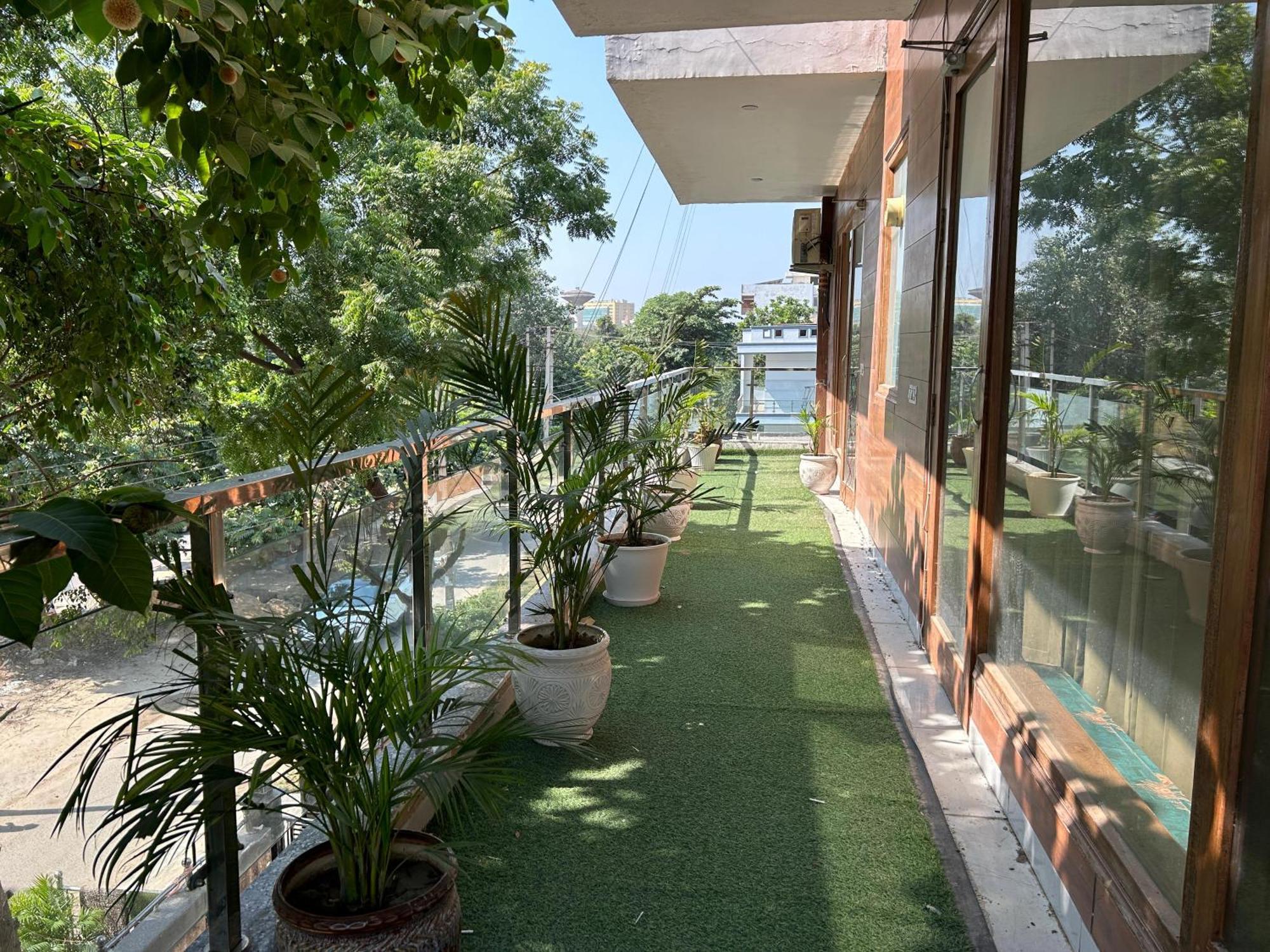 Tanvi Premium Residency Near Artemis Hospital, Gurugram Hotel Gurgaon Luaran gambar