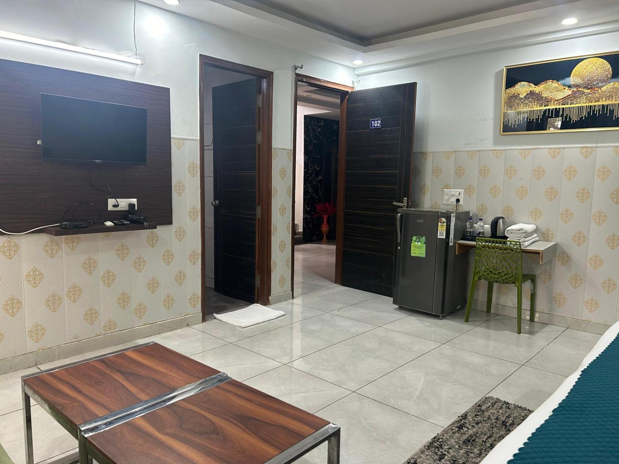 Tanvi Premium Residency Near Artemis Hospital, Gurugram Hotel Gurgaon Luaran gambar