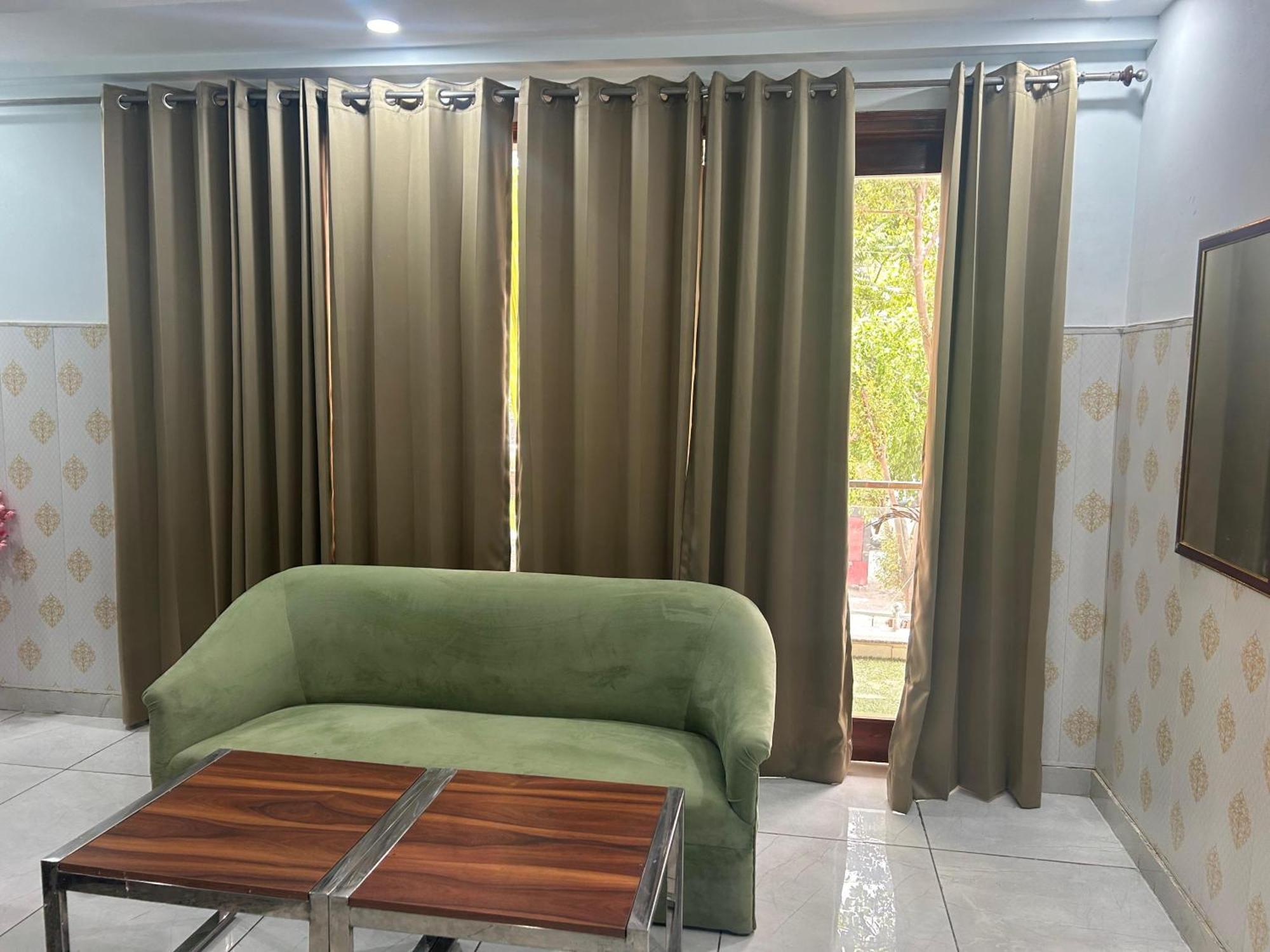 Tanvi Premium Residency Near Artemis Hospital, Gurugram Hotel Gurgaon Luaran gambar