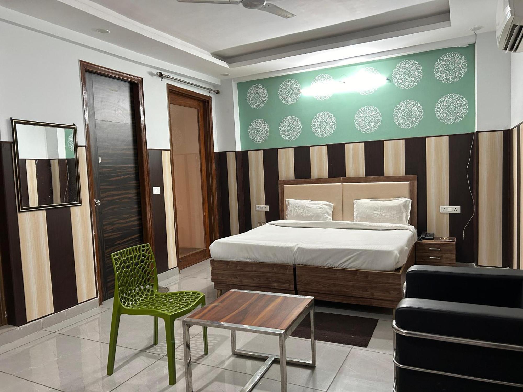 Tanvi Premium Residency Near Artemis Hospital, Gurugram Hotel Gurgaon Luaran gambar