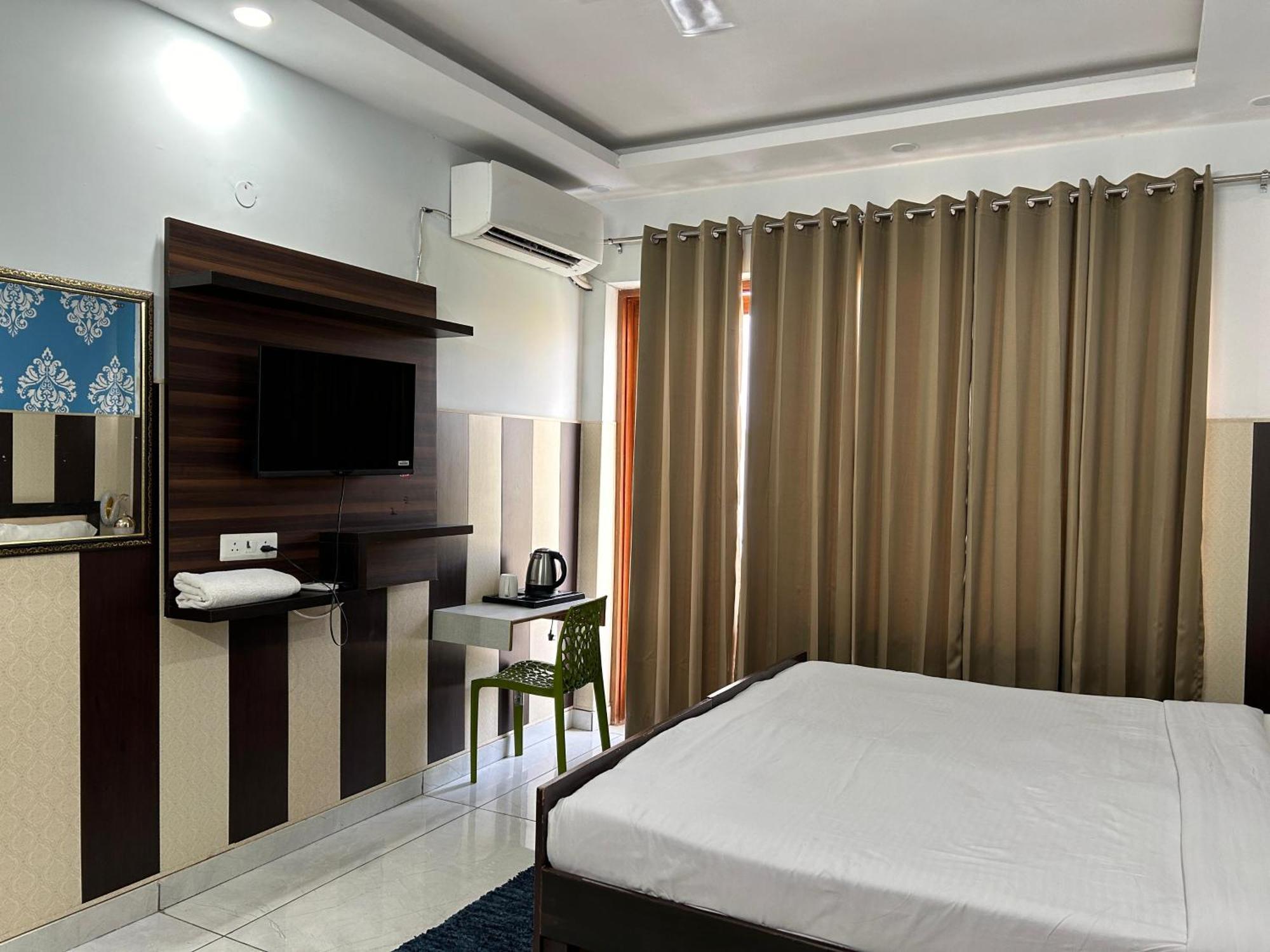 Tanvi Premium Residency Near Artemis Hospital, Gurugram Hotel Gurgaon Luaran gambar